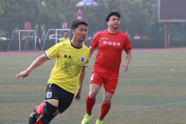 穆尔塔佐耶夫劲射被李昊侧身扑出